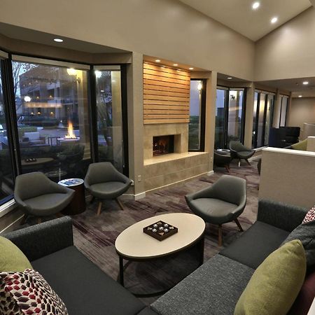 Courtyard Montgomery Luaran gambar