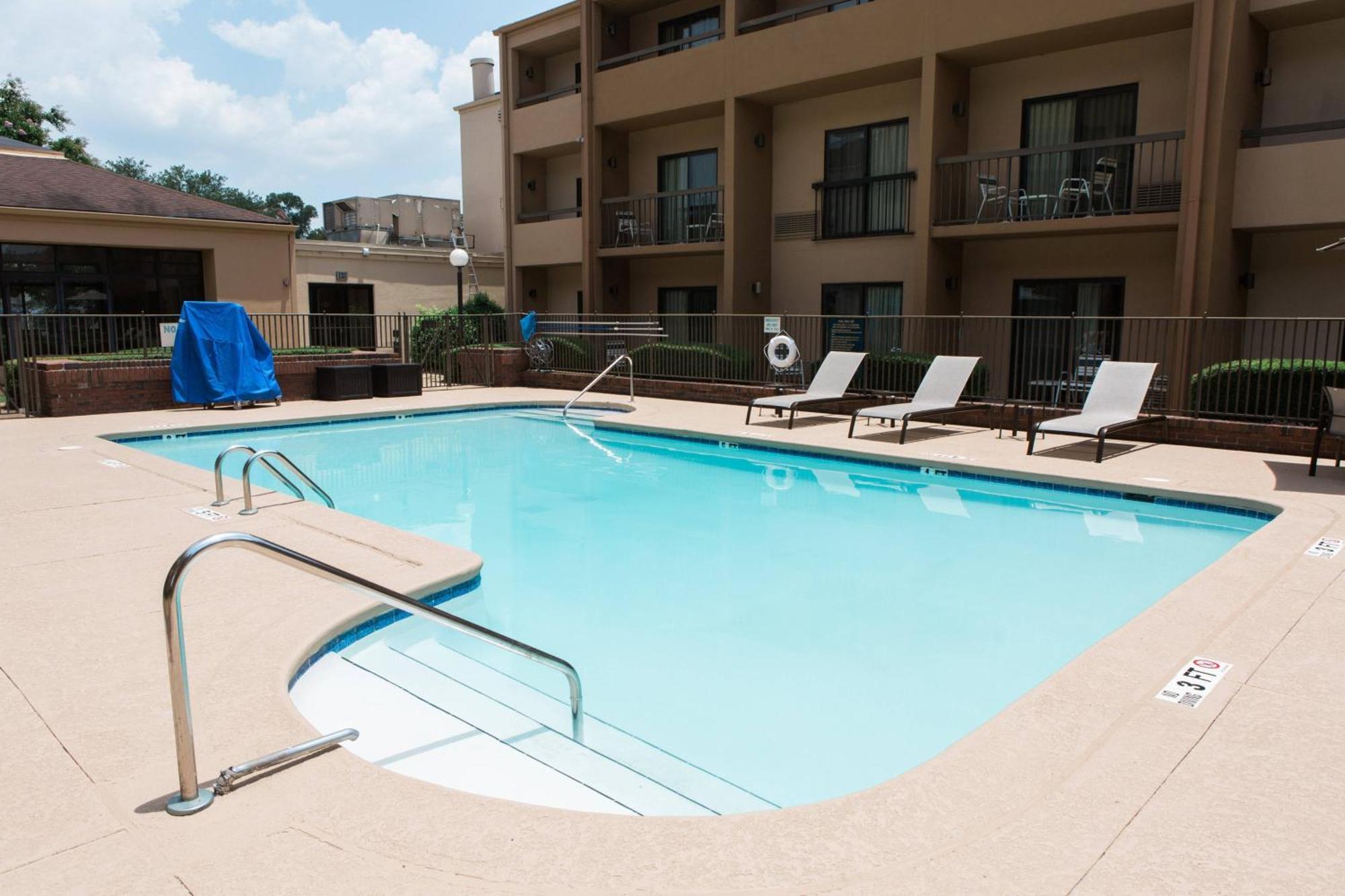 Courtyard Montgomery Luaran gambar