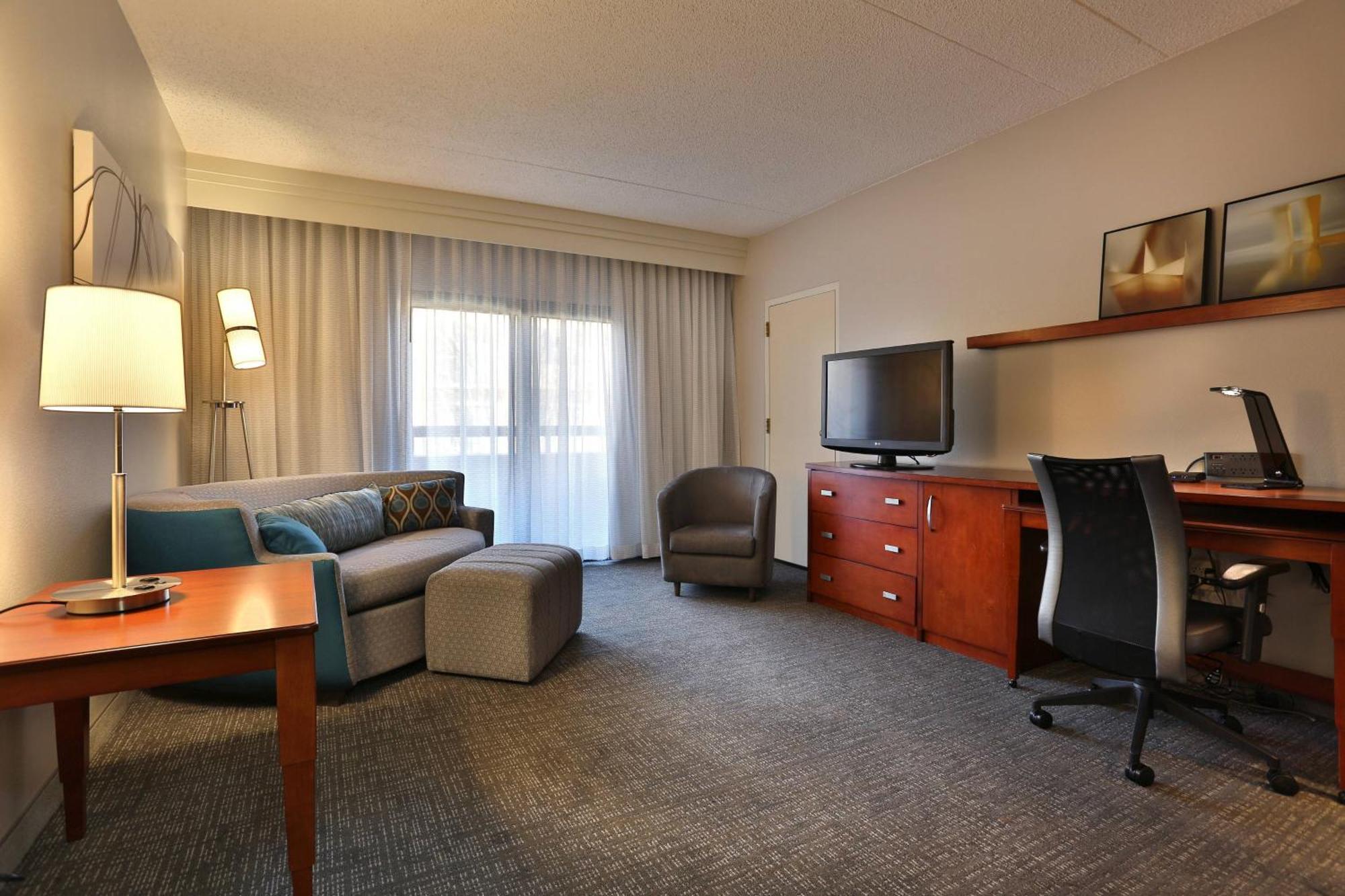 Courtyard Montgomery Luaran gambar