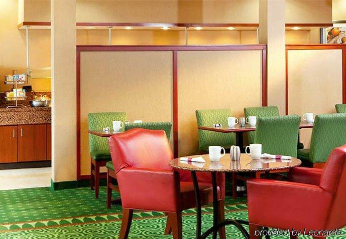 Courtyard Montgomery Luaran gambar