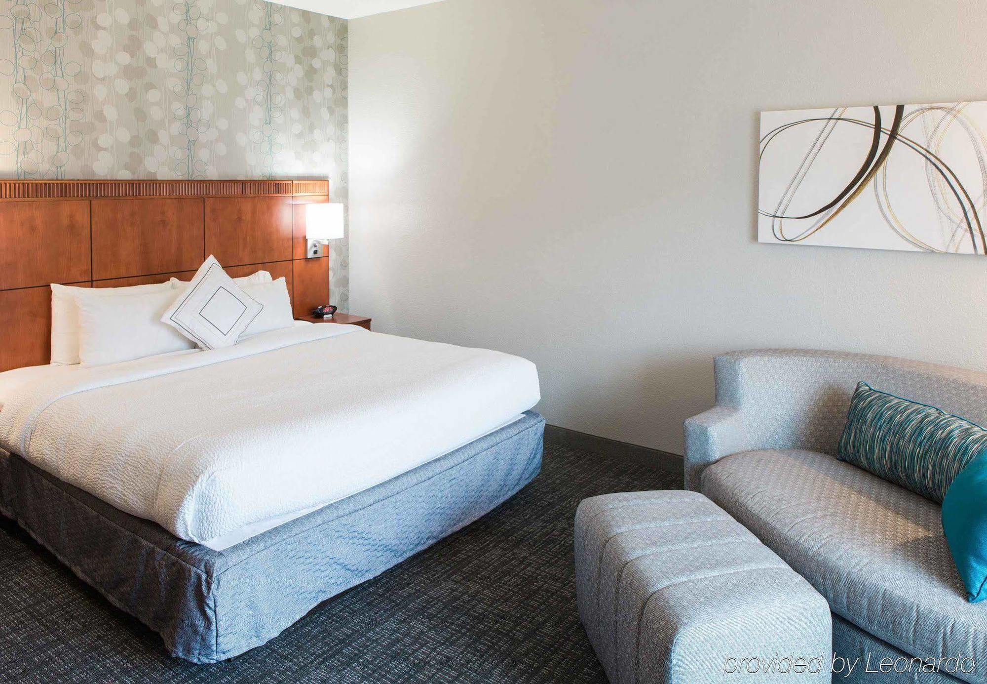 Courtyard Montgomery Luaran gambar